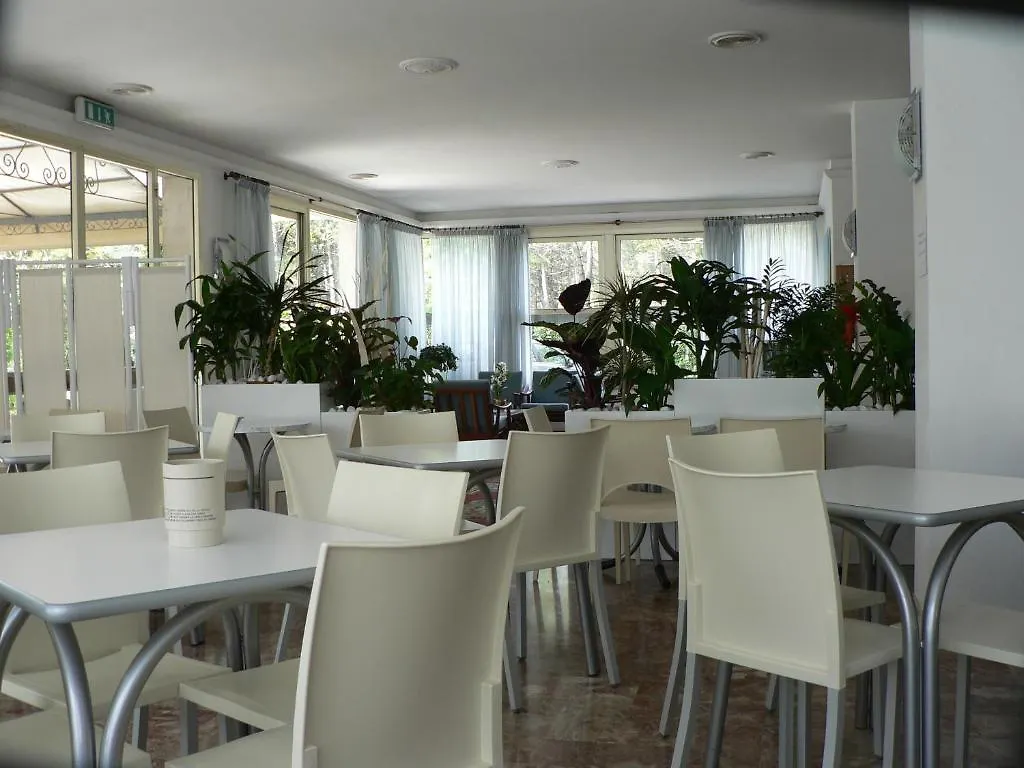 Hotel Haiti Milano Marittima 3*,